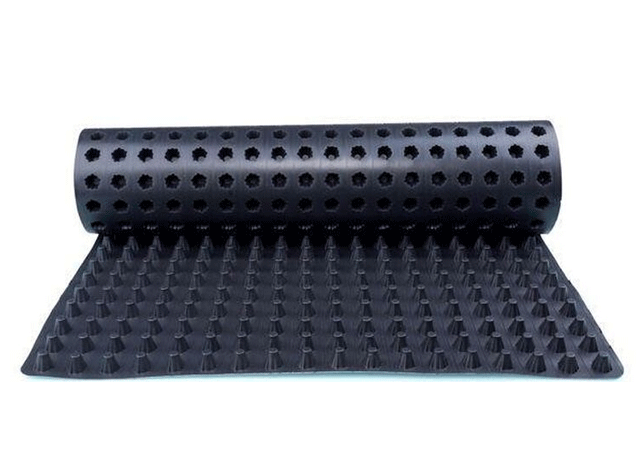 塑料排水板在樓頂花園上的應(yīng)用，緩解熱島效應(yīng)，除霧霾改生態(tài)